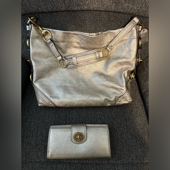 Coach metallic shoulder bag with matching wallet - Picture 1 of 7